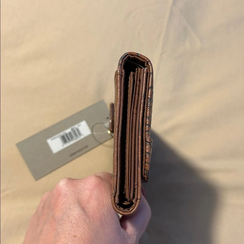 $50 MSRP Kenneth Cole Reaction Faux Croc Embossed Full Size Wallet Brown NWT